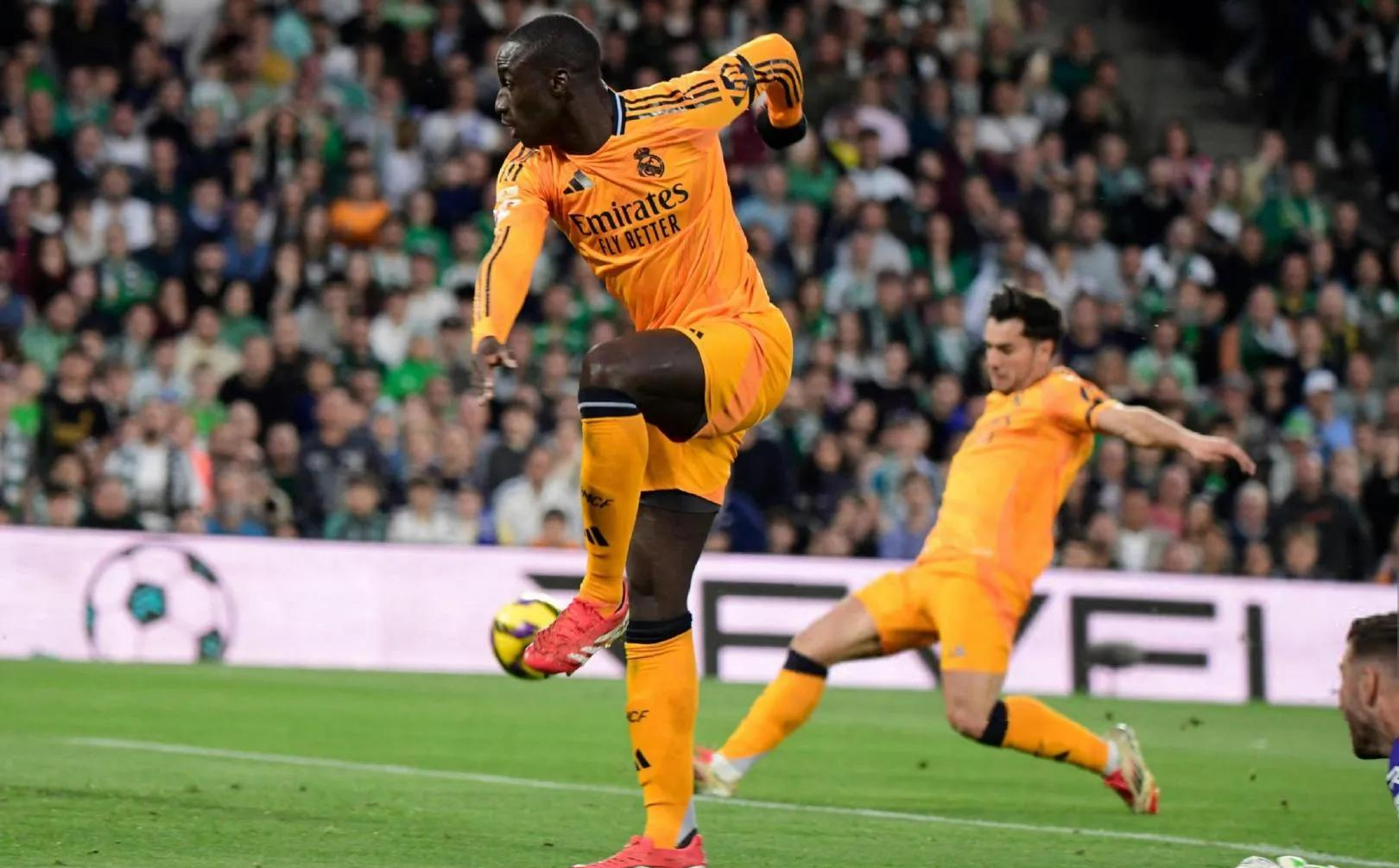 塞维利亚发布备战花絮，集结日篮板制胜，西甲任务艰巨，赛程密集仍需轮换的简单介绍-开云体育官网